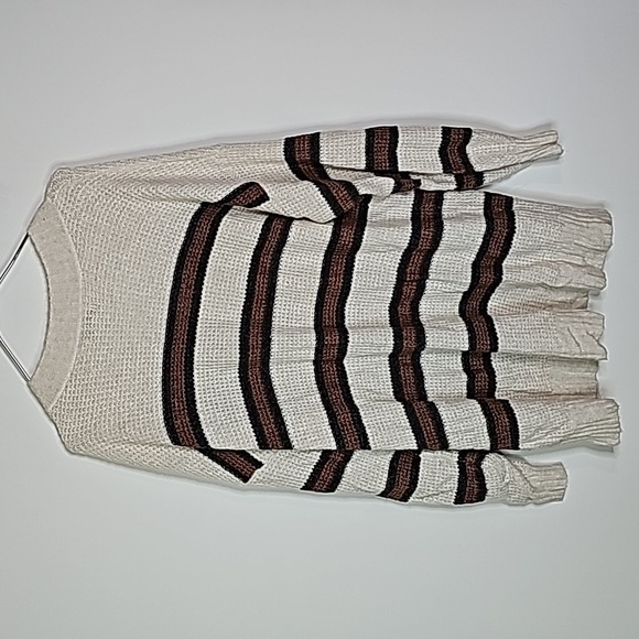 American Eagle medium cream and brown long sleeve sweater - Picture 3 of 6